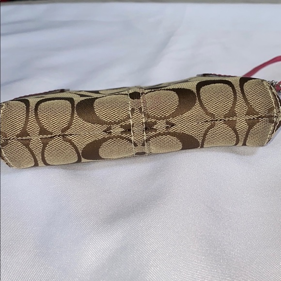 Coach Signature C Wristlet - Picture 6 of 11